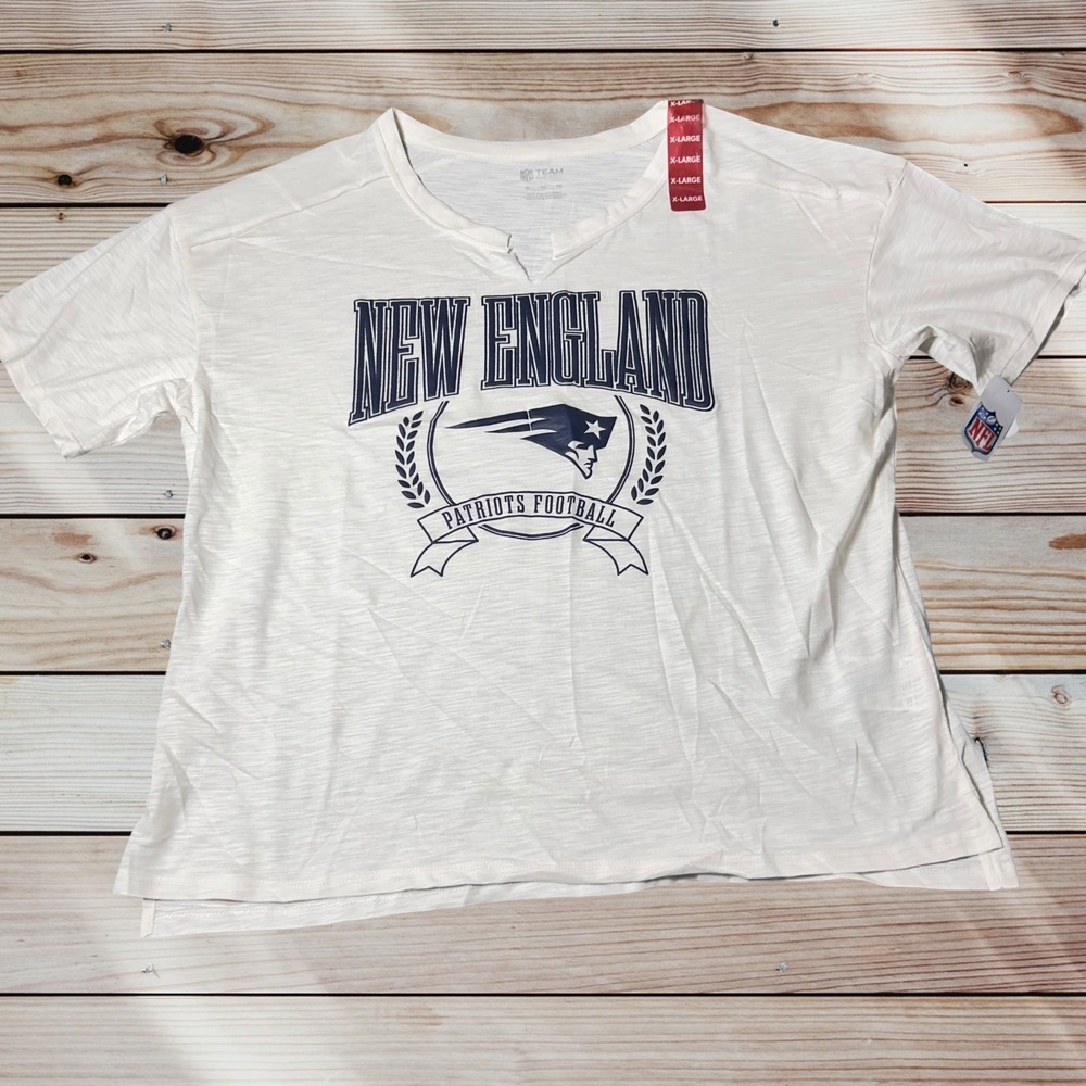 NWT‎ New England Patriot Top Womens XL Cream NFL Team Apparel Short Sleeve